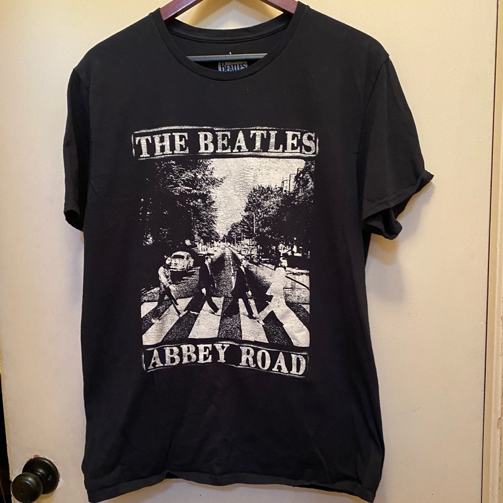 The Beatles Abbey Road black NWOT tee shirt. Size Large